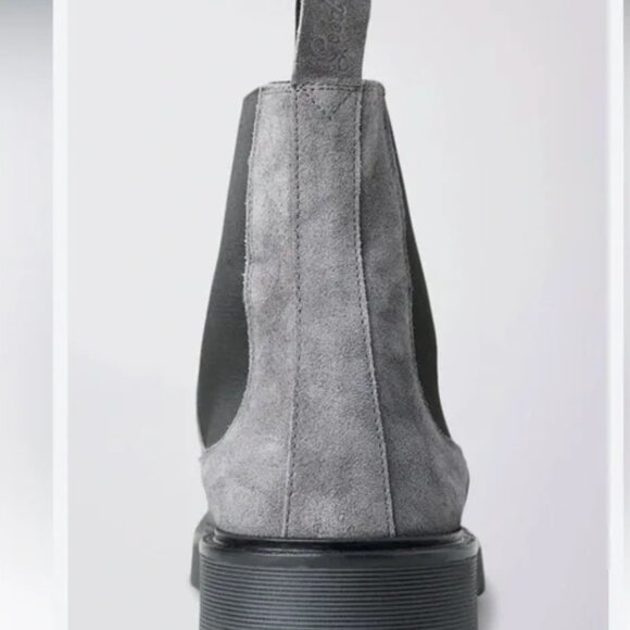 New in Box Good Man Men’s Modern City Chelsea Suede Boots in Charcoal Size 11.5 - Picture 3 of 13
